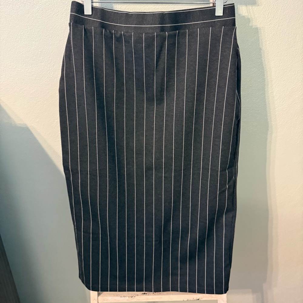 By Design Gray Pinstripe Pencil Skirt Size L Stretch Women - Picture 3 of 8